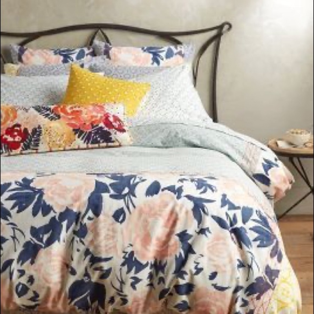 Kilele Printed Anthropologie duvet cover, 2 pillows shams and 2 Euro shams.